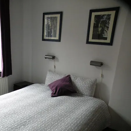 L'entre Nous ホテル 2*